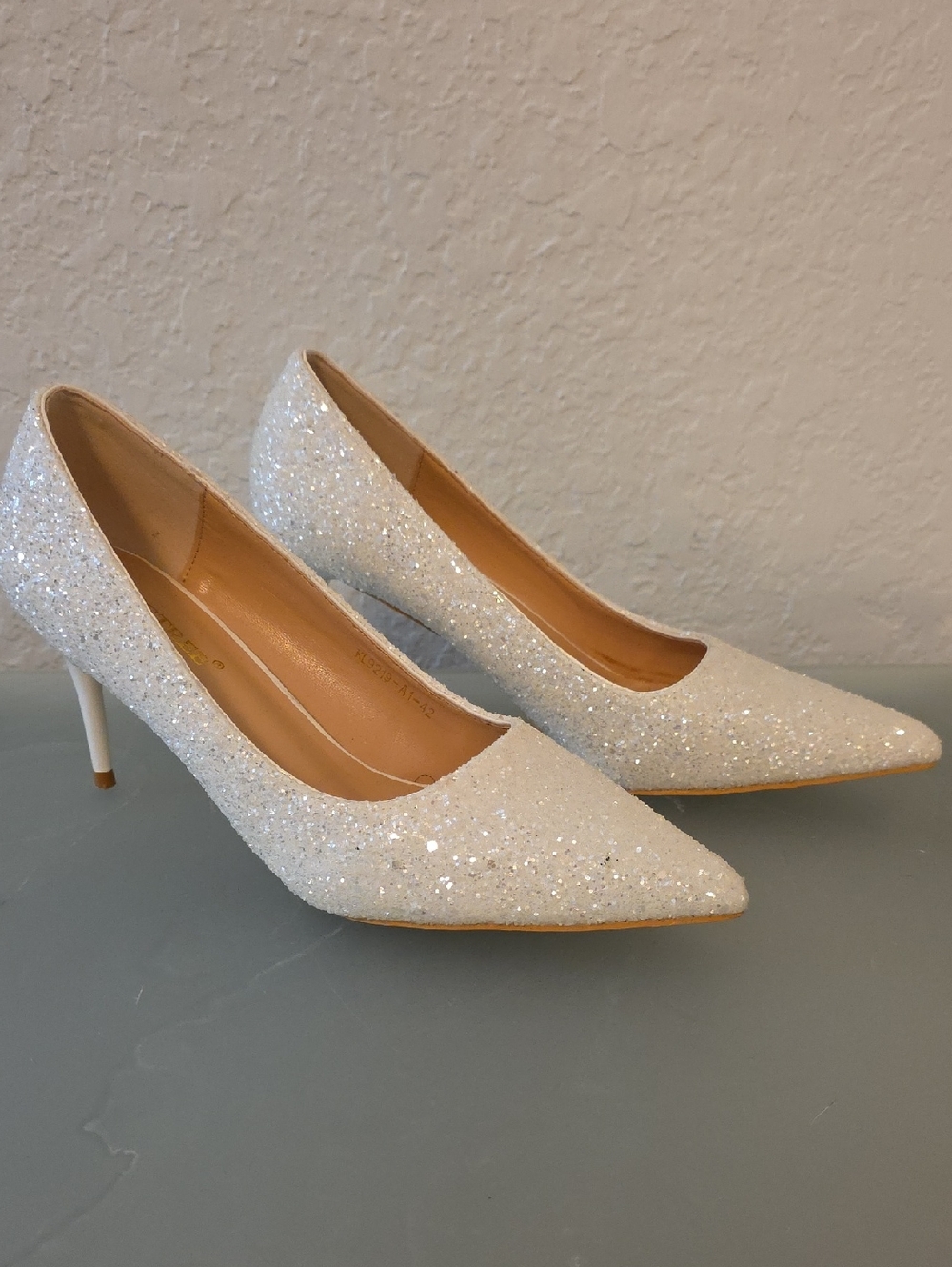 Big Tree Sparkle Pointed-Toe Heels in White Glitter Size 11